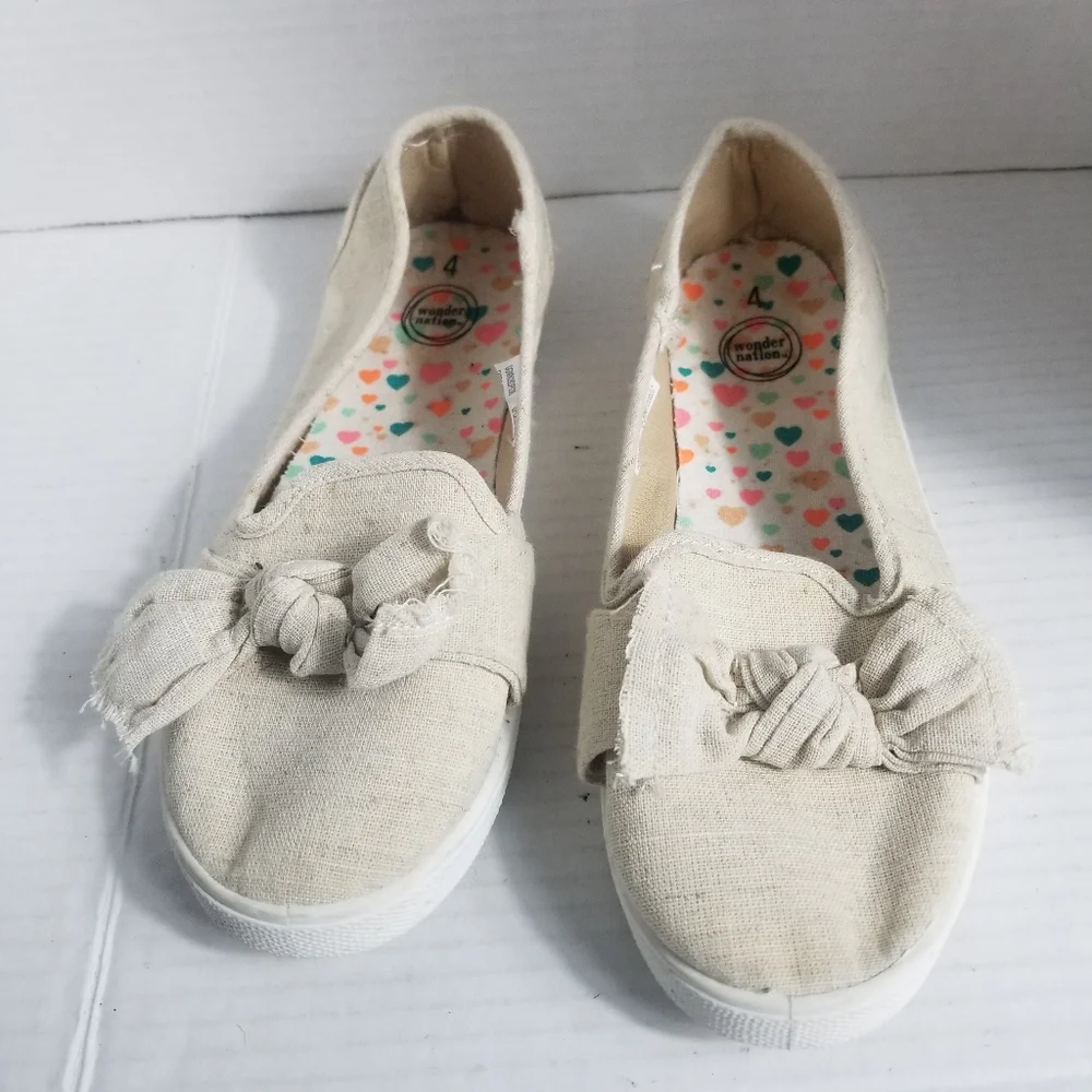 WONDER NATION GIRL'S CREAM FLATS WITH BOW SIZE 4 (PLEASE SEE ALL PHOTOS) - Picture 4 of 14